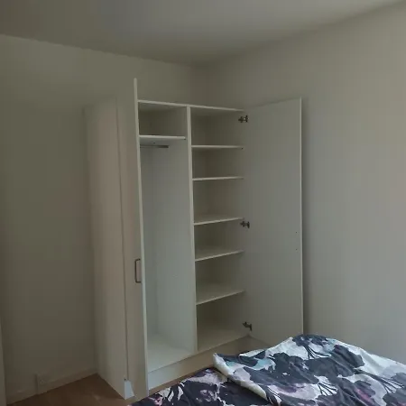 Cozy 15 Min To Center And Airport *