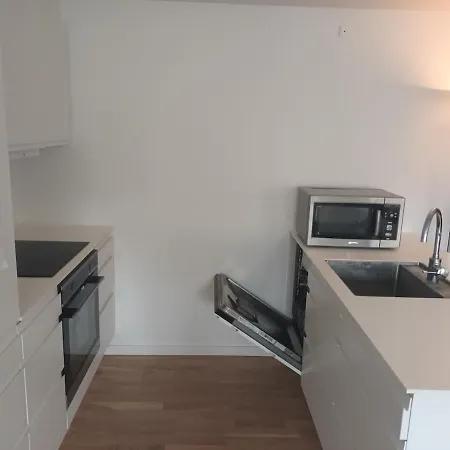 Cozy 15 Min To Center And Airport Lejlighed