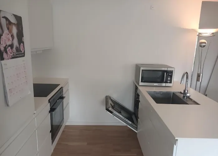 Cozy 15 Min To Center And Airport Lejlighed